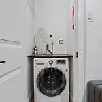 2Bd Spacious Retreat Free Parking Gym Near Downtown