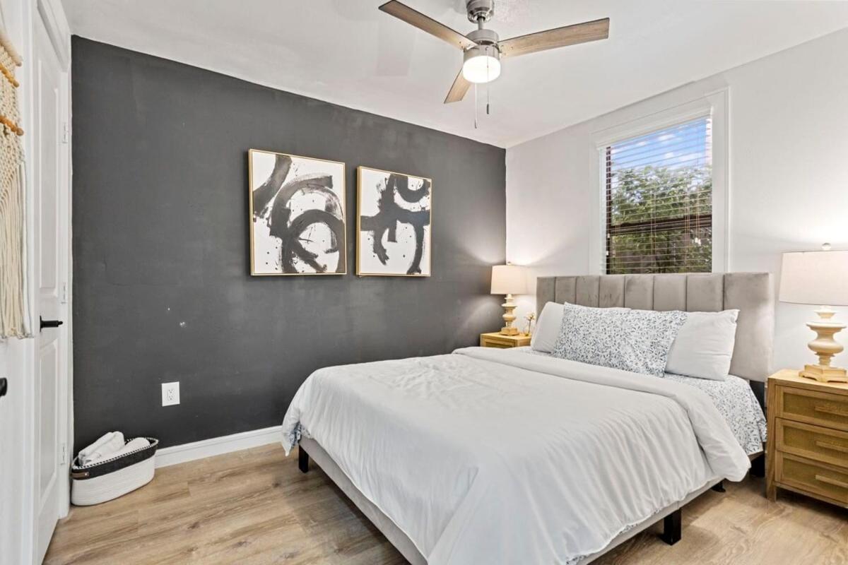 2bd Spacious Retreat Free Parking Gym Near Downtown Apartment Houston